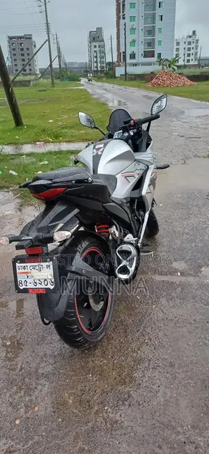 Suzuki Gixxer SF . 2022