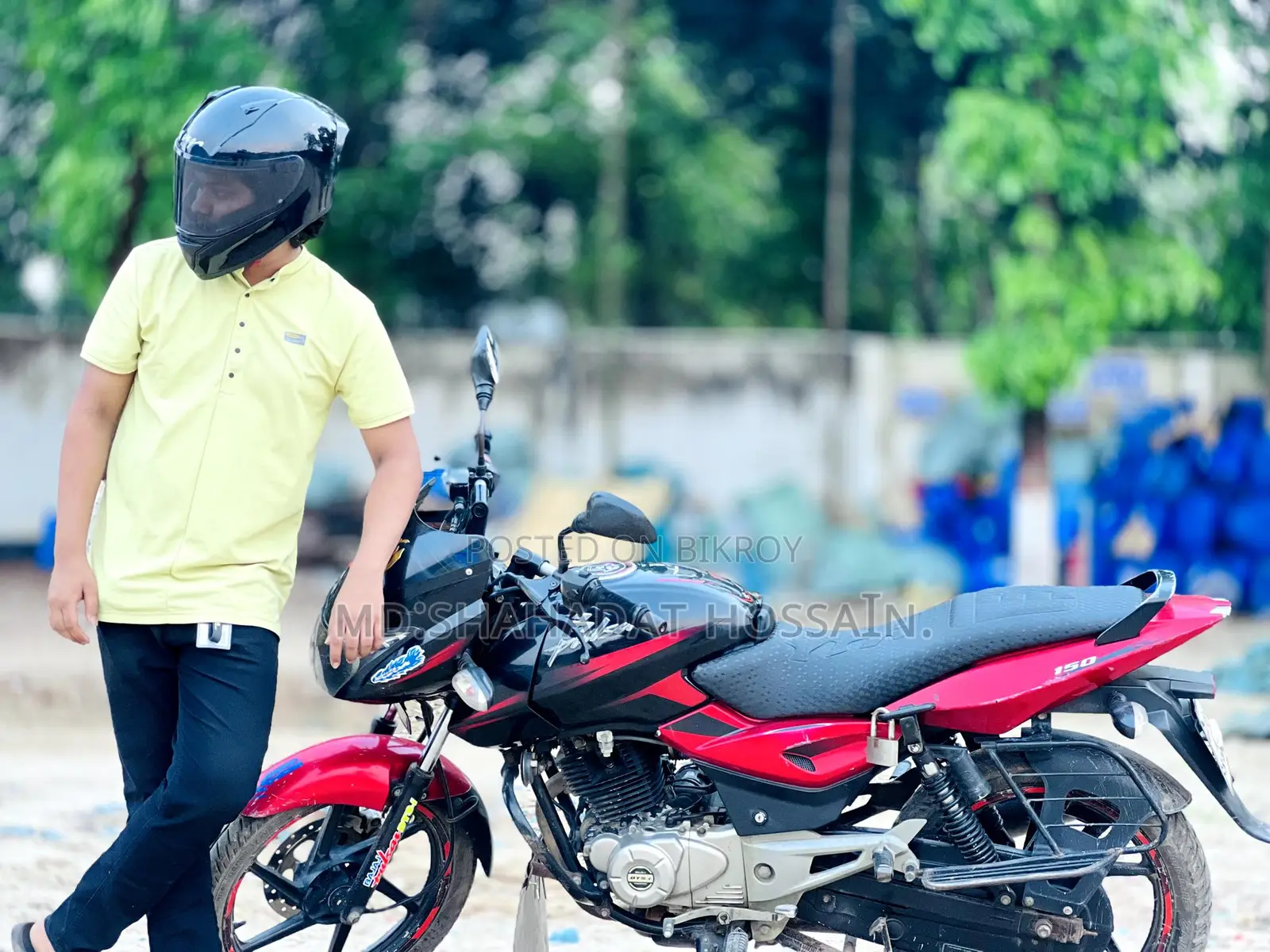 Bajaj Pulsar 150 . 2016