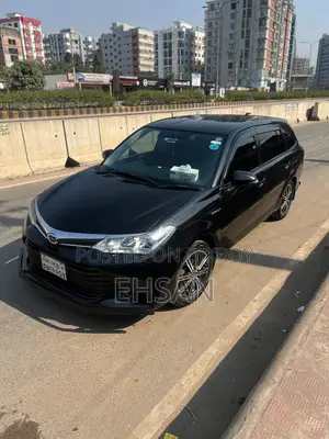 Toyota Fielder Hybrid 2015