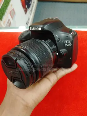 Canon 550D & 18-55mm IS lens