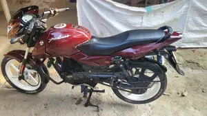 Bajaj Pulsar 150 . 2012