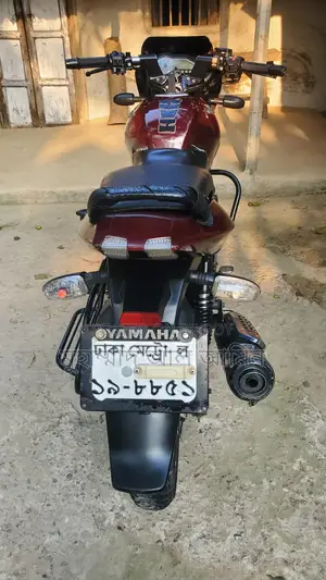 Bajaj Pulsar 150 . 2012