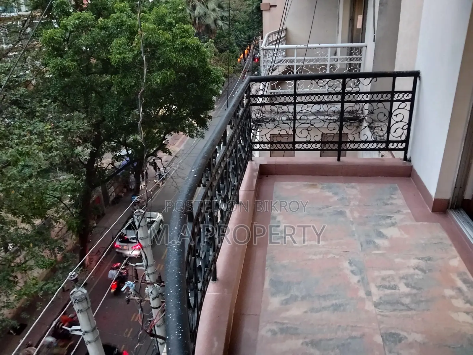 4 BED FURNISHED FLAT RENT IN GULSHAN 2 MEDDLE