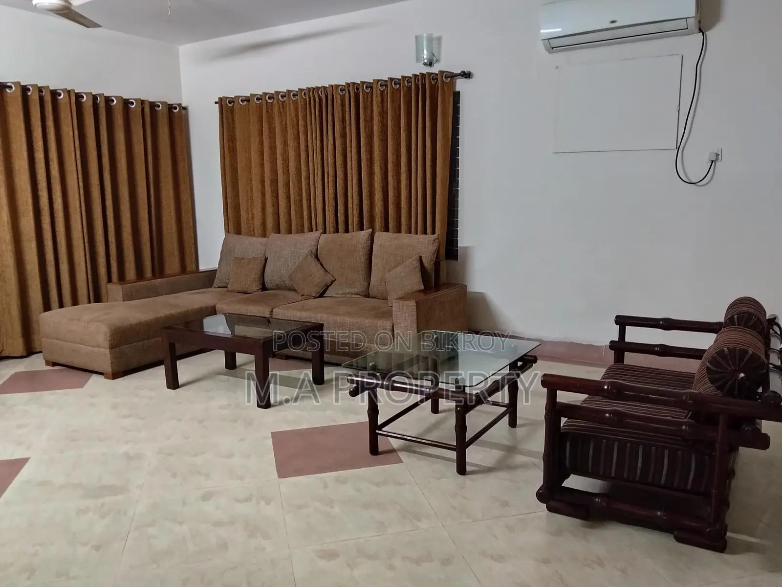 4 BED FURNISHED FLAT RENT IN GULSHAN 2 MEDDLE