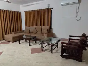 4 BED FURNISHED FLAT RENT IN GULSHAN 2 MEDDLE