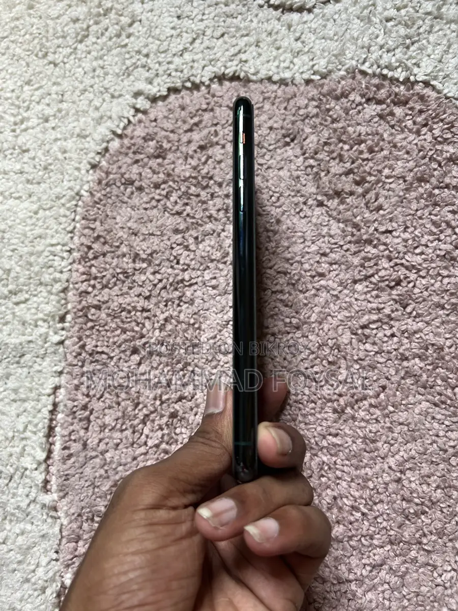Apple iPhone 11 Pro Max . (Used)