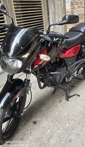 Bajaj Pulsar 150 . 2018