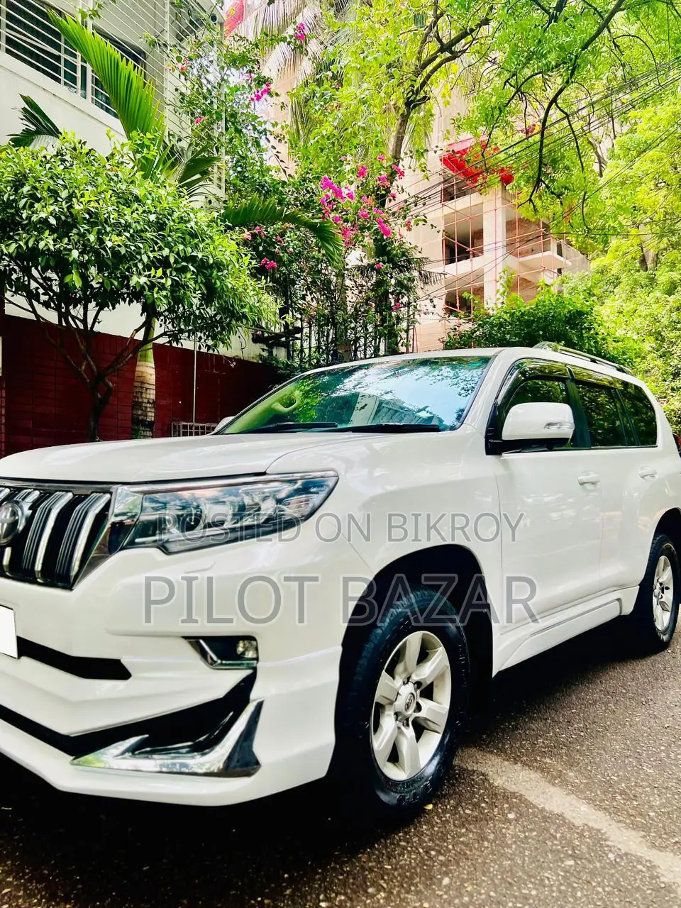 টয়োটা ল্যান্ড ক্রুজার প্রাডো ৪.০ পেট্রোল টিএক্স-এল ২০১৪ পার্ল