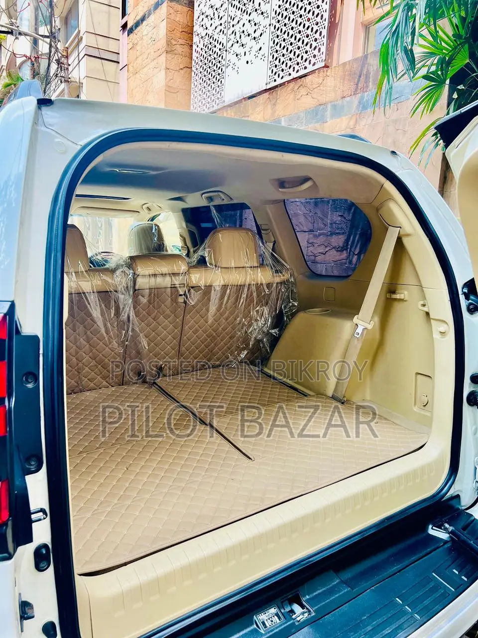 টয়োটা ল্যান্ড ক্রুজার প্রাডো ৪.০ পেট্রোল টিএক্স-এল ২০১৪ পার্ল