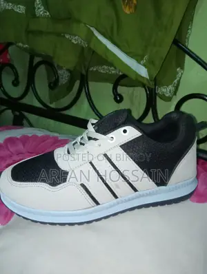 Stylish Black & White Sneakers – Almost New Urgent Sell