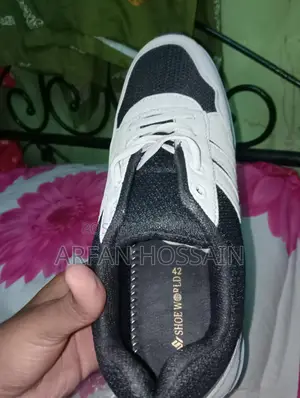 Stylish Black & White Sneakers – Almost New Urgent Sell