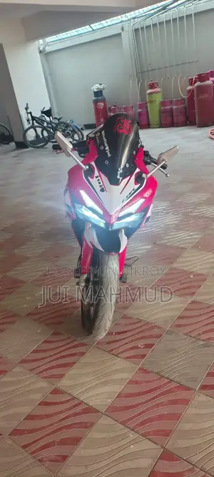 Honda CBR 2022 Red