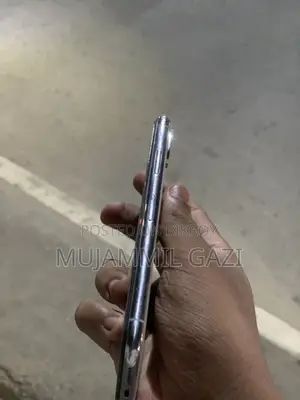 Apple iPhone X (Used)