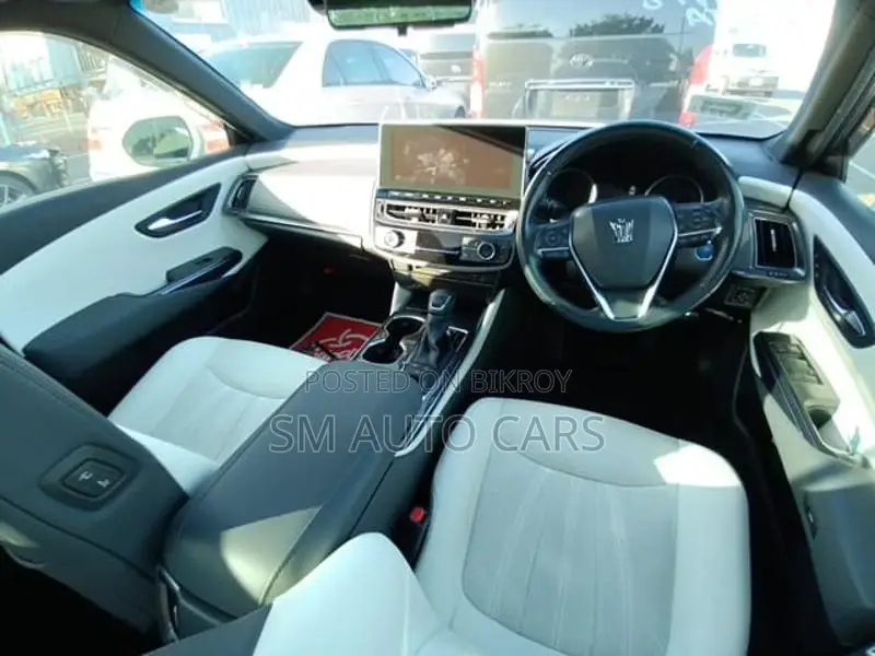 Toyota Crown RS Advanced Pearl 2021