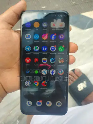 Vivo V21e . (Used)