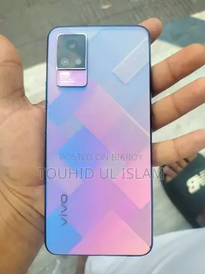 Vivo V21e . (Used)