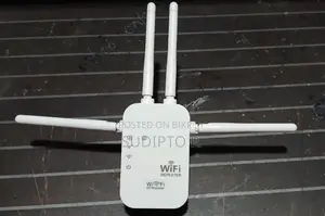 Wireless Wifi Repeater/Extender - 4 Antennas (Brand New Condition)