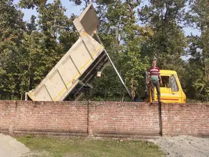 ক্যান্টনমেন্ট এরিয়ায় আকর্ষণীয় লোকেশনে ৪ কাঠা জমি কিনুন।