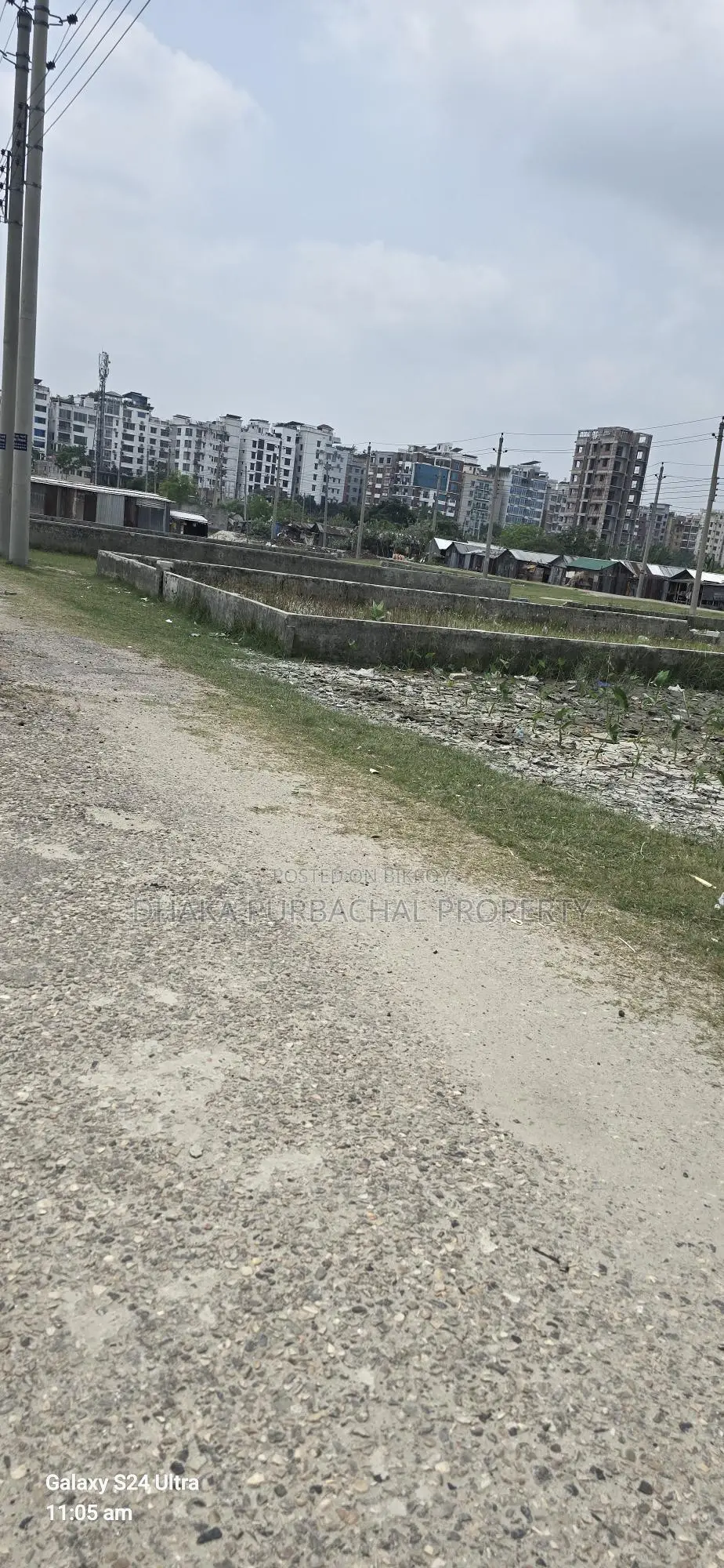 উত্তরা সেক্টর -১৭ ব্লক- এ দক্ষিণমুখী প্লট বিক্রয়