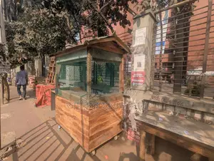 কাঠের দোকান