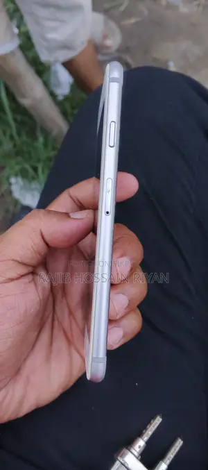Apple iPhone 6S (Used)
