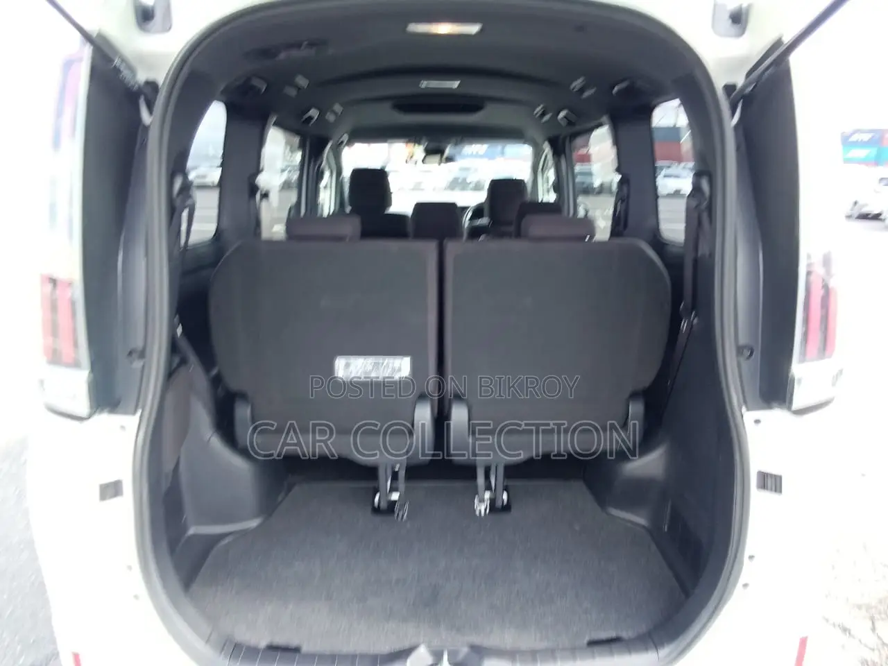 Toyota Esquire 2020