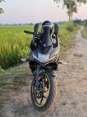 Suzuki Gixxer SF 2025