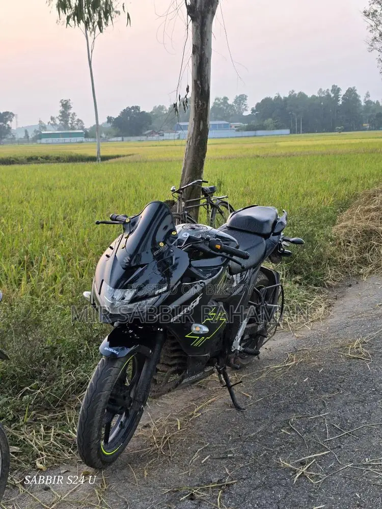 Suzuki Gixxer SF 2025