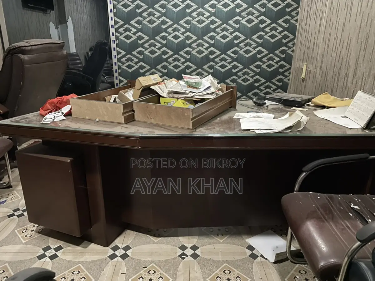 Cash Counter Table