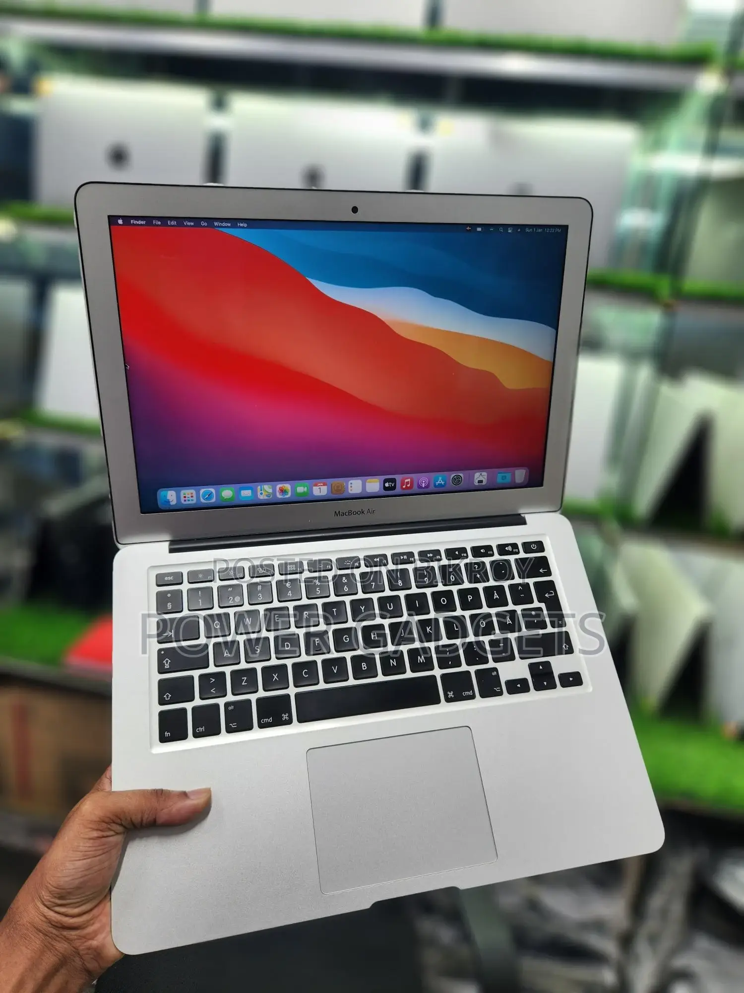 MacBook Air-2017 core i5 with Bag