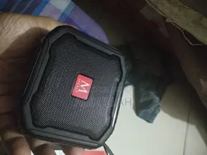 Meko almost new speaker.