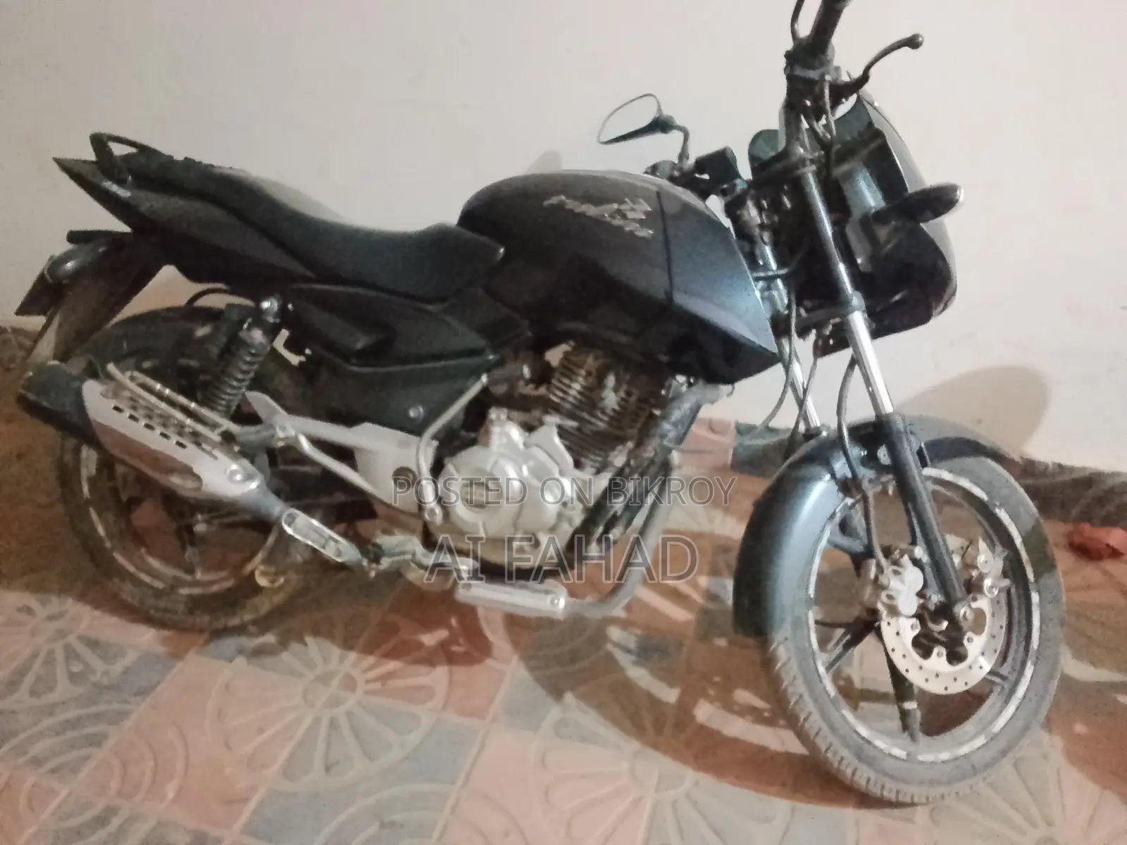 Bajaj Pulsar 150 . 2014