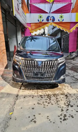 Toyota Esquire gi premium push hv 2020