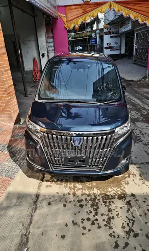 Toyota Esquire gi premium push hv 2020