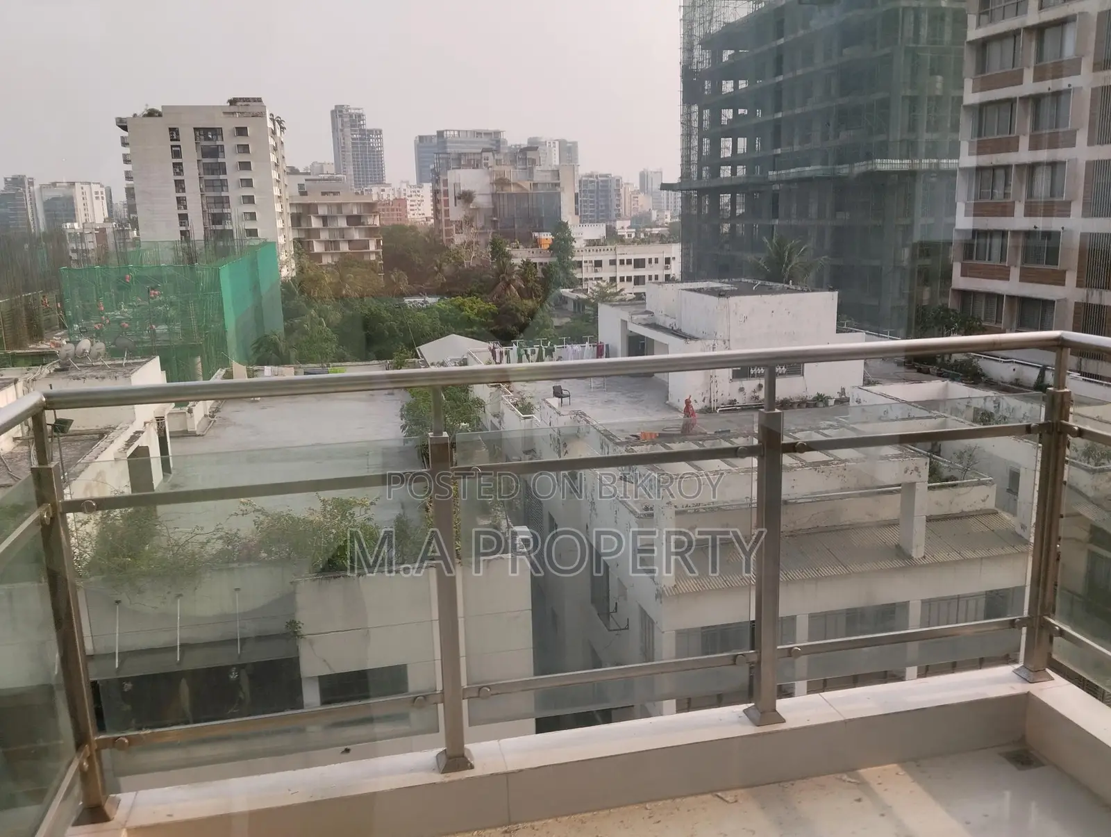 গুলশান ২ নর্থ-এ ৩টি বেডরুমের বিলাসবহুল ৩৫০০ বর্গফুটের ফ্ল্যাট ভাড়া