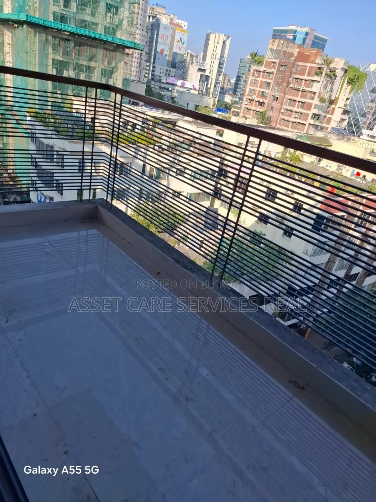 4 Bedroom Lake View Luxurious Flat @ North Gulshan Residential Area