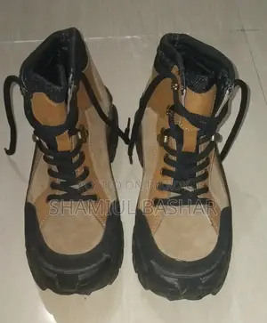 লেদার বুটস - শ্রীলেদারস