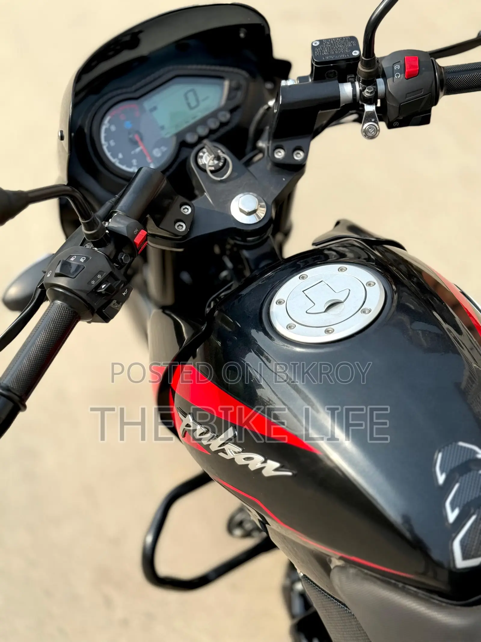 Bajaj Pulsar 150 2026 Red