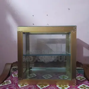 গ্লাস ডিসপ্লে ক্যাবিনেট বিক্রয় – স্টাইলিশ, মজবুত ও সাশ্রয়ী মূল্যে