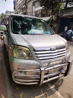 Toyota Noah 2002