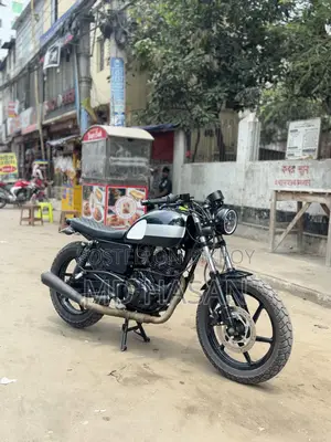 Bajaj Pulsar 150 . 2013