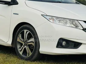 Honda Grace 2014