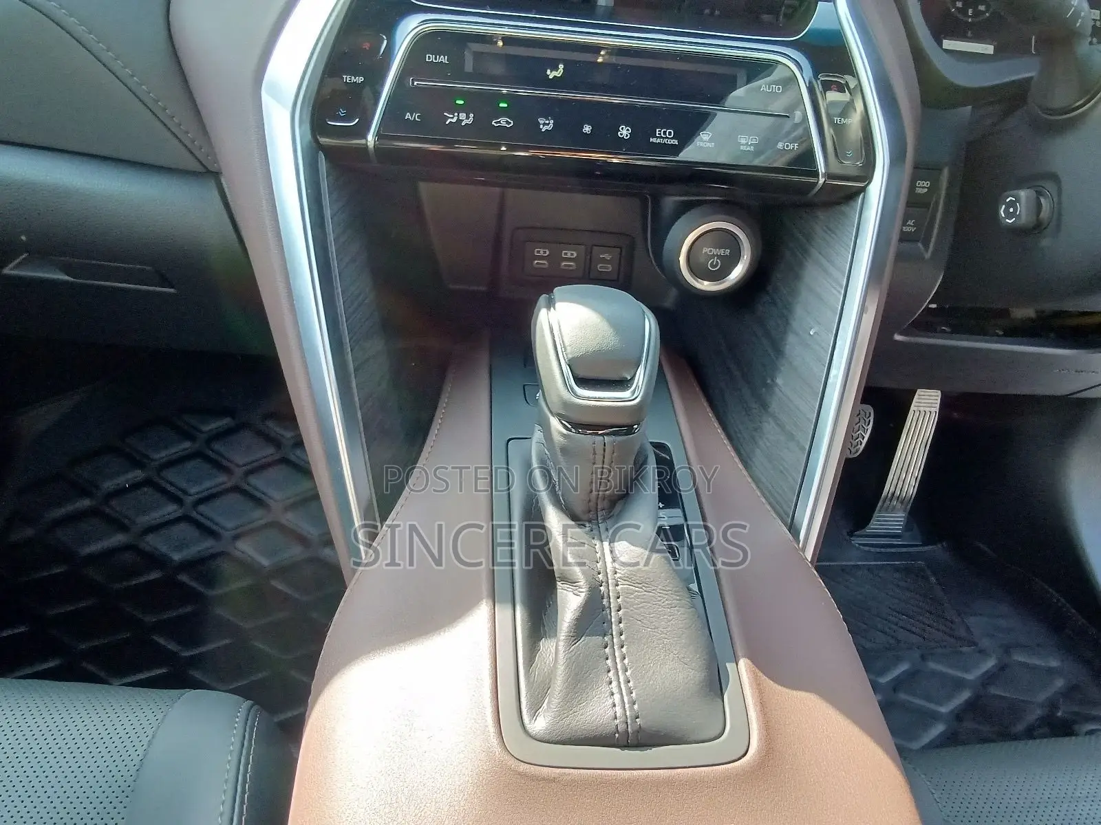 Toyota Harrier Z LEATHER HYB 4.5 2022