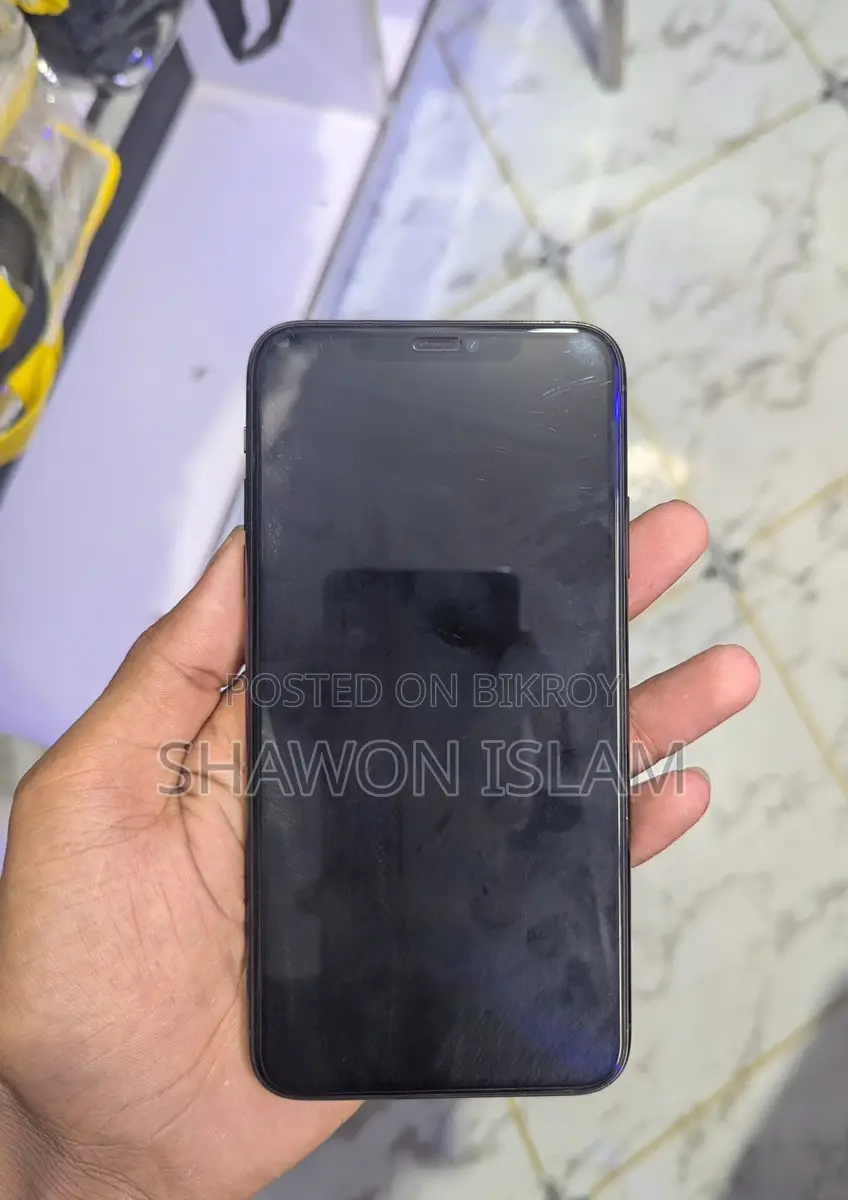 Apple iPhone 11 Pro Max . (Used)