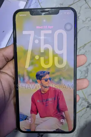 Apple iPhone 11 Pro Max . (Used)