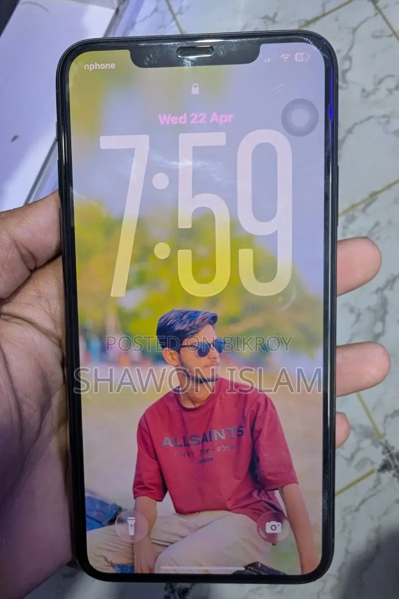 Apple iPhone 11 Pro Max . (Used)