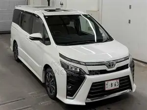 Toyota Voxy ZS NON HYB SUNROOF 2021