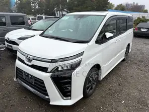 Toyota Voxy ZS NON HYB SUNROOF 2021