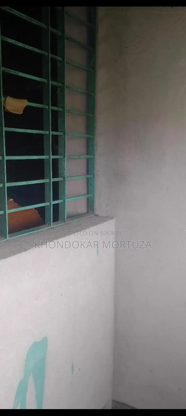 ৩ কাঠা জমি সহ বাড়ি সেল হবে যাতায়াতের রাস্তা ৬ ফুট