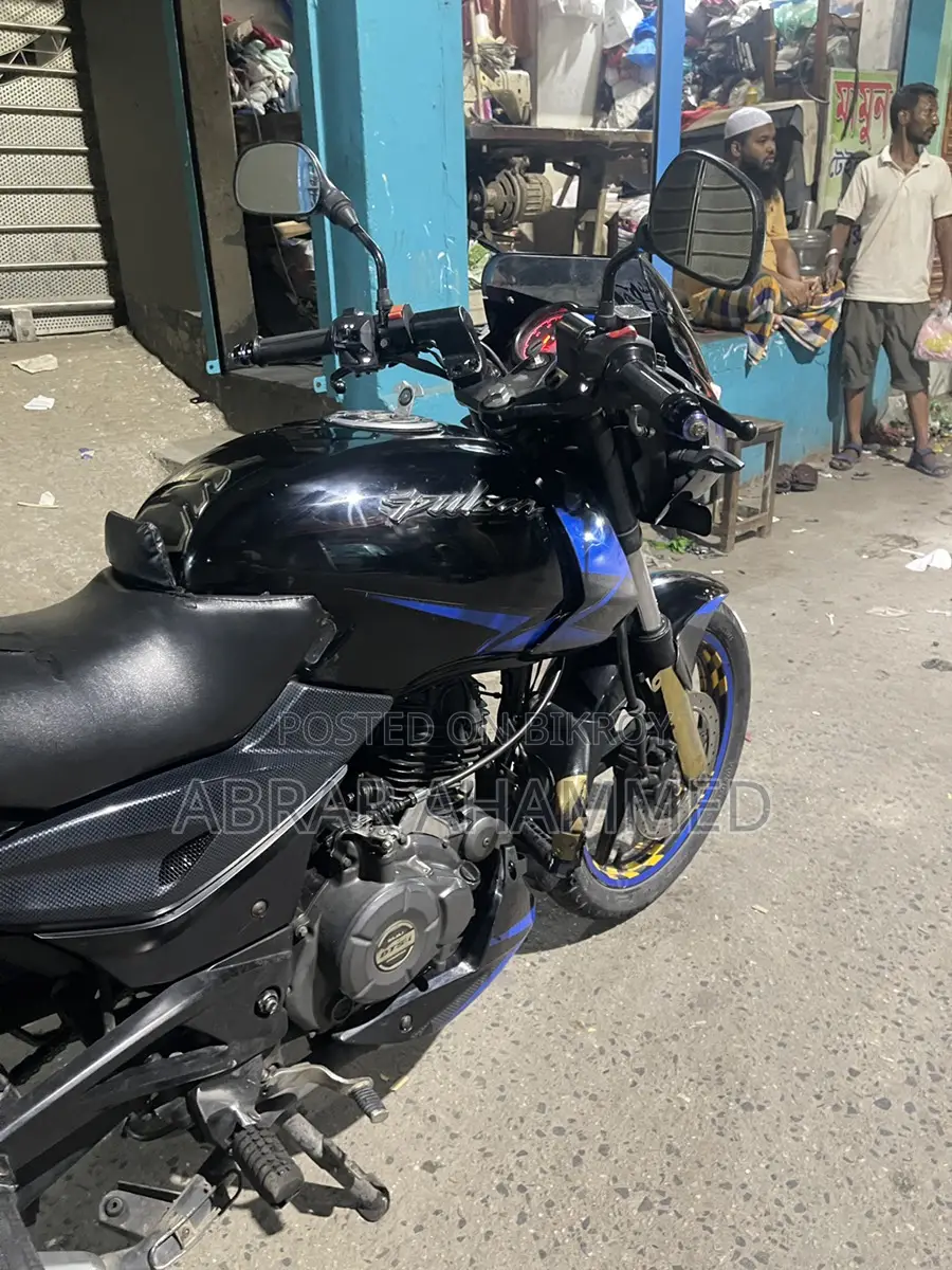 Bajaj Pulsar 150 . 2020